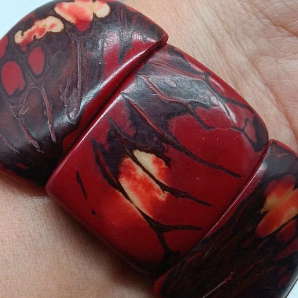 NATURAL HANDCUT Polished 1.25 inch Tagua Nut Red & Black Bracelet - Picture 7 of 15